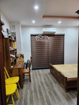 nhà đẹp yên nội -liên mạc - ô tô đỗ cổng - 10 m ra ô tô tránh nhà đẹp được chủ xây dựng tâm huyết,