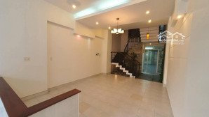 gia đình tôi cần cho thuê nhà 13tr mt đường rẻ nhất n4 - gần chợ, trường song ngữ lạc hồng