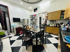 chính chủ bán nhà đẹp ngõ 5 hoàng quốc việt oto đỗ cửa 2 thoáng nhà dân xây chắc chắn