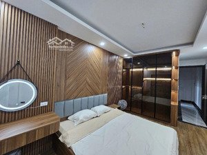 bán gấp nhà đống đa 32.1m2, 5 tầng - tháng máy - 10m ra ô tô, tiện ích ngập tràn - nhà đẹp ở ngay.