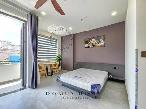 căn hộ mini có bancol, đầy đủ nội thất sang trọng, có máy giặt riêng . gần cầu khánh hội quận 4