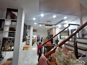 chính chủ bán gấp nhà 4 tầng lê văn việt, dòng tiền 25 triệu/ tháng 72m2, giá chỉ 9,99 tỷ.