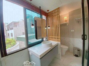 nhà 2 mặt ngõ đào tấn thang máy, dòng tiền ổn định vừa ở vừa kinh doanh đỉnh cao