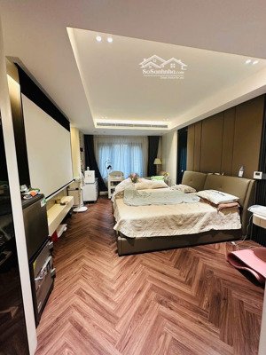 7 tầng - 2 nhà ra phố - duy nhất tây hồ - ô tô 16c quay đầu - đi bộ 2p ra hồ tây - sẵn ở sướng