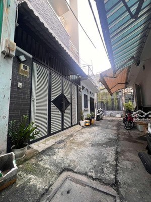 bán nhà chính chủ - hẻm 229 tân kỳ tân quý - 2 tầng giá rẻ - hẻm 4m - vị trí đẹp