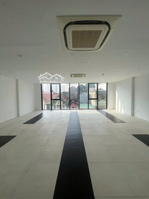 cho thuê biệt thự ngõ 214 nguyễn xiển 180m x5t thang máy