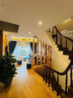 tôi bán nhà riêng tại kim mã ( xưa là làng vạn phúc) ba đình.