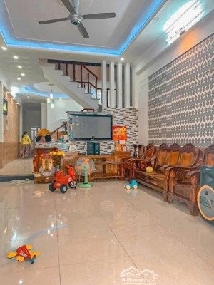 bán nhà sổ riêng đông hòa dĩ an big c go dĩ an. giáp linh xuân, thủ đức. dt: 113,9m2, có 92,5m2