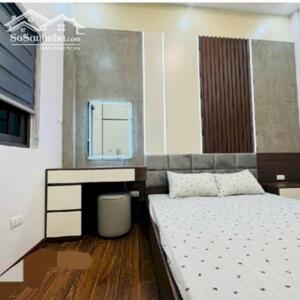 Bán nhà Nguyễn Trãi 33m 5 tầng giá 9.8 tỷ ngõ thông gần phố lô góc thoáng nội thất đẹp .