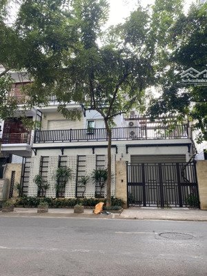 siêu phẩm kinh doanh, vỉa hè rộng, phố trung kính, 100m2x5t, mt 4.5m. giá cực tốt.