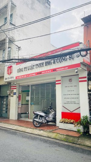 bán nhà mặt tiền phùng văn cung, 160m2, mặt tiền 6m, nở hậu, đang cho thuê 30tr/th.