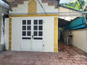 4.5 tỷ - bán 89m2 bao gồm cả đất và nhà c4 sửa mới, ở ngay, mt 5m, ô tô 4 chỗ, tại phú thị