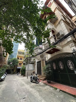 kim mã 53/60m2 4 tầng, mt 5m. vỉa hè, ô tô tránh, kd tốt. 26 tỷ