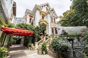 cho thuê villa hồ bơi sân vườn thảo điền, 25x25m, giá 135tr, 4 tầng, 7pn, 8wc, full nội thất