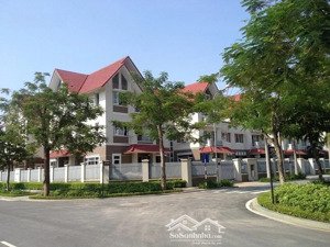 góc 2 mặt đường lớn, khu đô thị văn khê đối diện trường mầm non, xây dựng full 180m cần bán nhanh