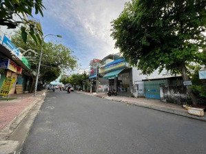 bán nhà cấp 4 mặt tiền đường trường hán siêu - nam nha trang. dt: 130m2 đường rộng 13m.