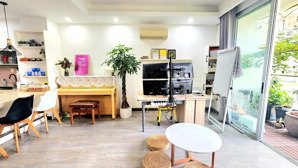 bán ch đẹp xuất sắc tại lạc long quân, 2,3 tỷ, 65m2, 2pn, 2wc có ban công phòng khách thoáng mát