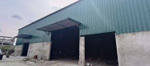 cho thuê kho đường vĩnh quỳnh , thanh trì, hn. dt 400m, cao 8m, có điện 3fa, nước sạch. giá 80k/m