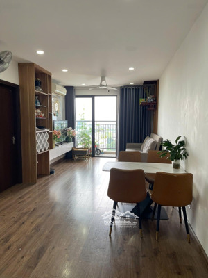 bán 2 ngủ 2 vệ sinh, golden palace mễ trì, view thoáng.