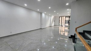 cho thuê tầng trệt, diện tích 7x20, thiết kế có hầm để xe, có chổ đậu oto, hoàn thiện cơ bản