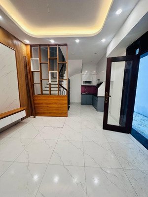 siêu phẩm liên mạc ,6 tầng thang máy, ô tô đỗ cửa, 2thoáng trước sau, nhà mới ở sướng, full đồ-32m