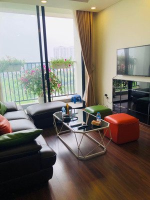 ( chính chủ) tôi cần bán căn 70m2 ban công nam ( 2pn 2wc) full nội thất