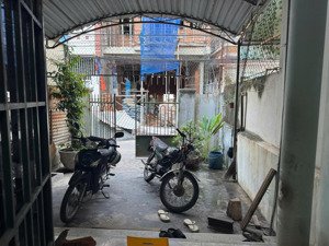 cần bán nhanh nhà dt 99,5m2 ngang 4,06m gần biển, đường ô tô 5m, khu dân cư đông đúc, 6,5 tỷ có tl