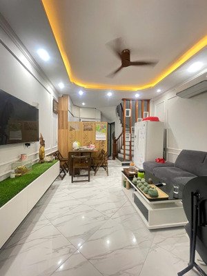 siêu hiến mỹ đình - ôtô đỗ cửa -38.2m2- 5 tầng - giá 10,2 tỷ - lh e lưu: 