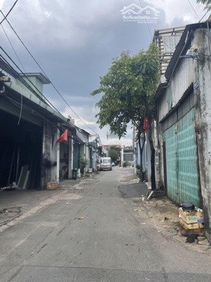 khu vực dân trí cao 62m đường ao đôi nhà đẹp mới.