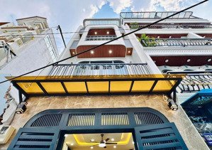 cô hoa bán gấp nhà 55m2 đường yên thế, tân bình . gần công viên gia định .giá 2,45 tỷ.cho thuê 15tr