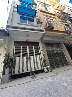 cho thuê nhà 100 sài đồng- 4 ngủ:10 triệu