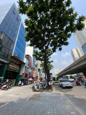 siêu phẩm 7 tầng - thang máy - lô góc. siêu hiếm 61m - dòng tiền 100tr/ tháng. giá 29 tỷ.