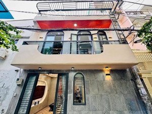 nhà đẹp hẻm xe hơi thông ngay tân bình