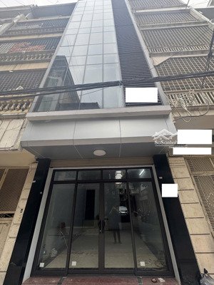 chính chủ gửi bán lại căn nhà kiên cố 5 tầng. dt 47,8m2 có sổ tổng 230m2 sàn có thang máy giá 20 tỷ