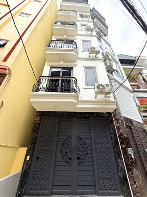 bán nhà cầu diễn - 6 tầng thang máy - ô tô đỗ cửa - nội thất xịn