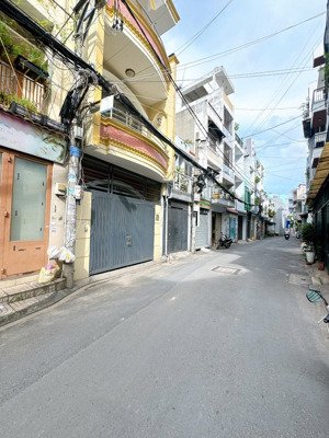 bán nhà hẻm 6m phường tân sơn nhì, tân phú, dt 4x13m xây 3 lầu kiên cố, giá siêu hot 8.1 tỷ bớt lộc