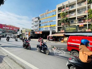 hiếm-tòa nhà 4 tầng góc 2 mặt tiền gần võ văn ngân-chợ thủ đức ngang 8m siêu đẹp dòng tiền 100tr/th