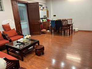 chủ nhà chuyển xuống biệt thự, bán gấp chung cư p3 kđt việt hưng chỉ hơn 5 tỷ