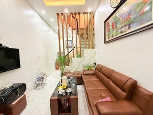 bán nhà hoàng hoa thám 30m2, 4 tầng, cách đường ô tô 5m. giá bán 8.5 tỷ