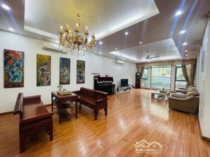 tòa văn phòng khu nguyễn văn huyên, dt 160m2 x 8 tầng, ô tô dừng đỗ 24/24, giá 43.8 tỷ