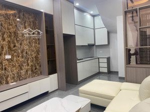 nhà riêng tại giải phóng, thịnh liệt, hoàng mai, hà nội, 7,8 tỷ, 32m2 siêu hot ô tô qua nhà