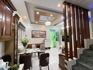 chỉ nhỉnh 5 tỷ nhà đẹp thạch bàn gần phố cổ linh, gần hồ điều hòa