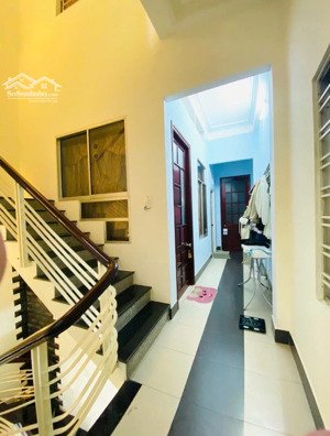 nhà 3 tầng mặt tiền lưu quang thuận sát phố tây, gần biển