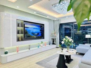 tôi bán căn hộ n2 trung hoà nhân chính,2 ngủ, sẵn sổ, full nội thất ( giá chuẩn)