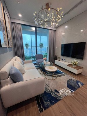 cho thuê cchh royal city, 25 triệu, 133m, tầng trung, full nội thất, dọn vào ở luôn.