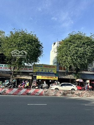 13,5 tỷ. hàng hiếm lớn ngang 6m , mt lê trong tấn , tân kỳ tân quý q. tân phú .