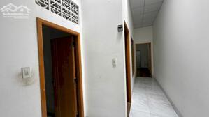 Bán đất có nhà cấp 4 đường Nguyễn Khánh Toàn