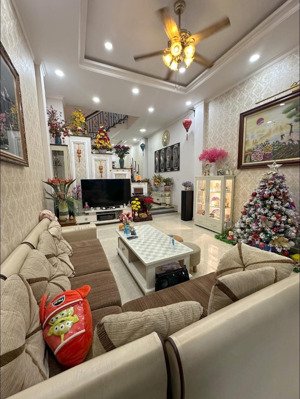 giảm 500 triệu, nhà 4 tầng hxh 123m2 gần vạn phúc city hbp, ql13 mở rộng tiềm năng lớn. giá 13,5 tỷ