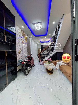 bán nhà bến cá gần chợ phương sài - nha trang . lhe : 