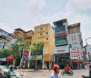 cần bán nhà mặt phố cát linh, đống đa, dân xây chắc chắn, hai thoáng, vỉa hè rộng, 58m2x5t, 29.8tỷ